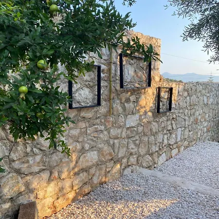 Albania-secret Village Den Parque de Campismo